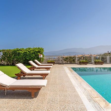 The House Of Gratitude - Poolside Retreat Villa Loutra Oraias Elenis Exteriör bild