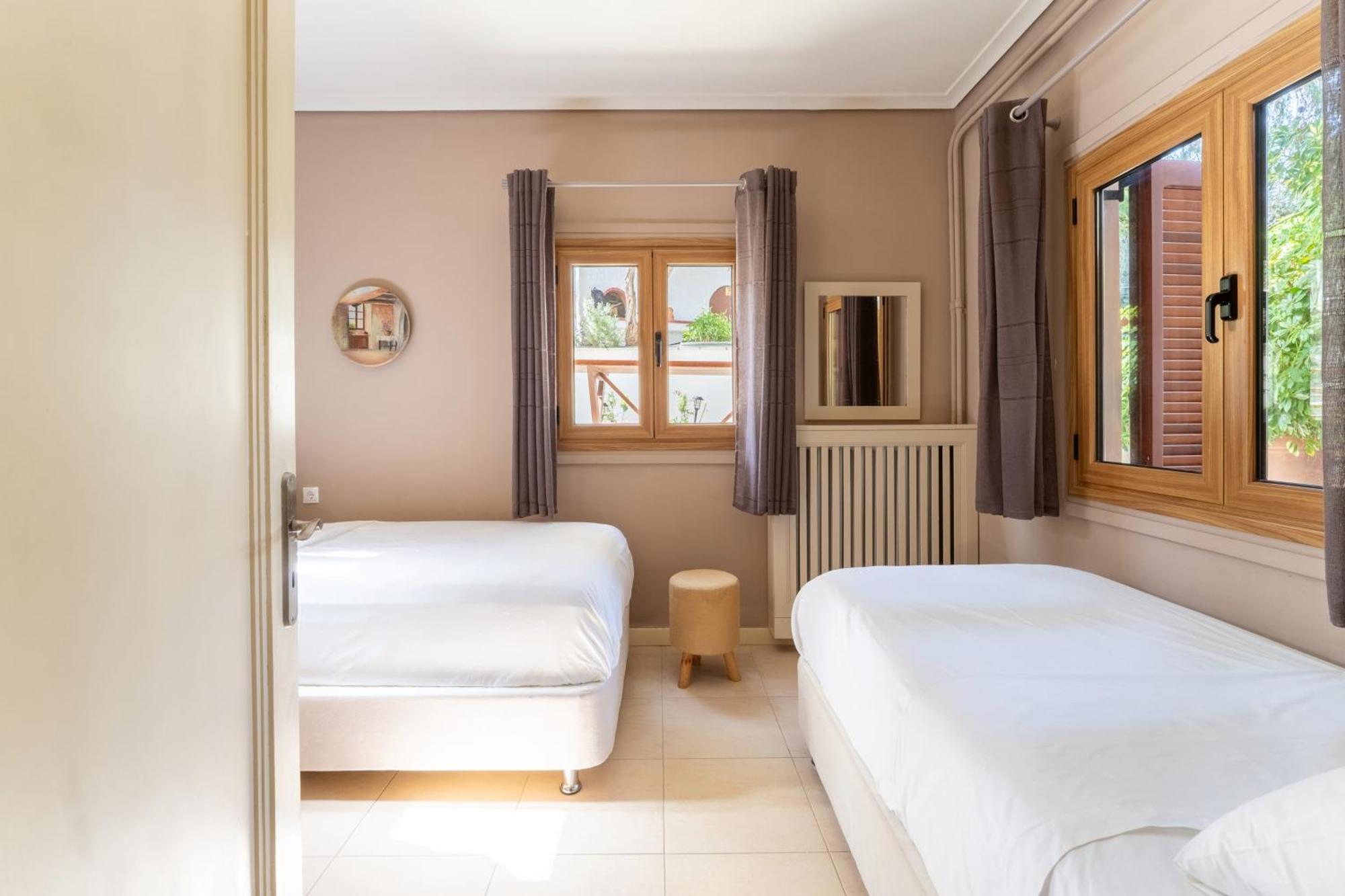 The House Of Gratitude - Poolside Retreat Villa Loutra Oraias Elenis Exteriör bild