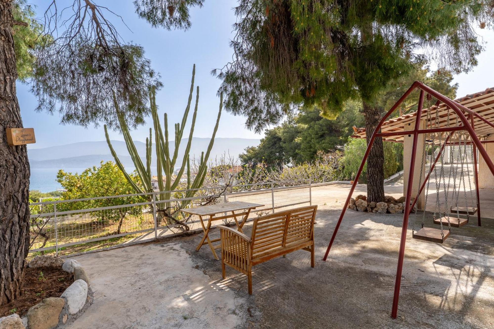 The House Of Gratitude - Poolside Retreat Villa Loutra Oraias Elenis Exteriör bild