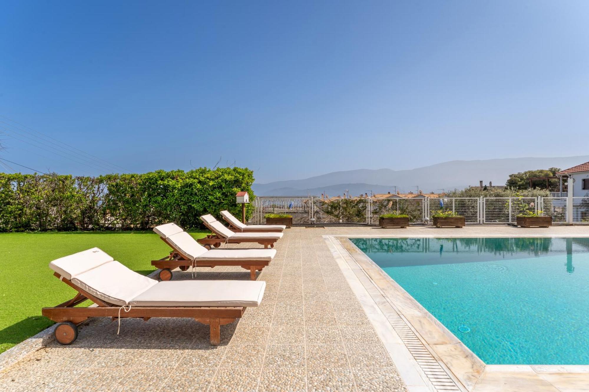 The House Of Gratitude - Poolside Retreat Villa Loutra Oraias Elenis Exteriör bild